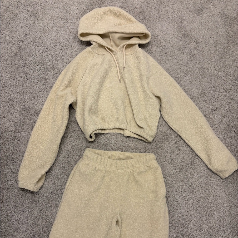 Ardene Cozy Cream Fleece Set